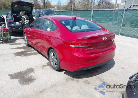 2017 Hyundai Elantra Se z USA, uszkodzony, nr VIN KMHD84LF6HU069311